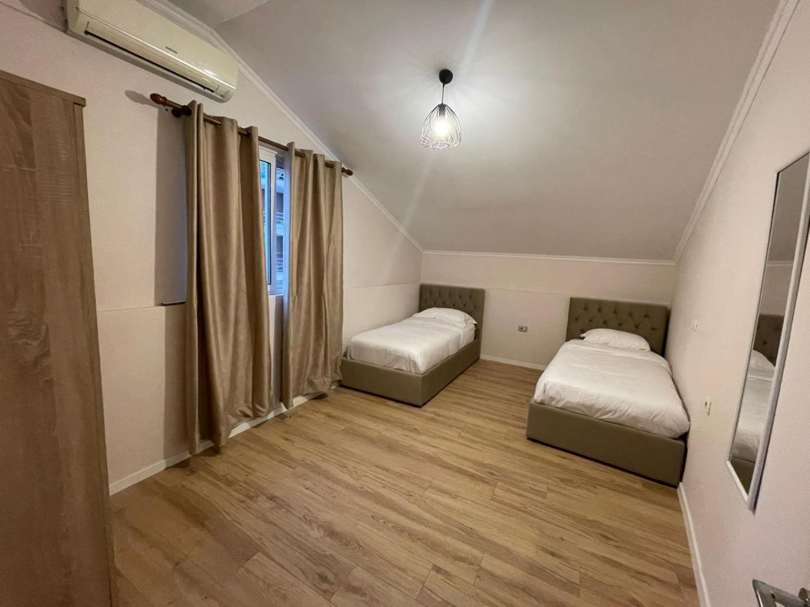 City Center Apartment ティラナ エクステリア 写真